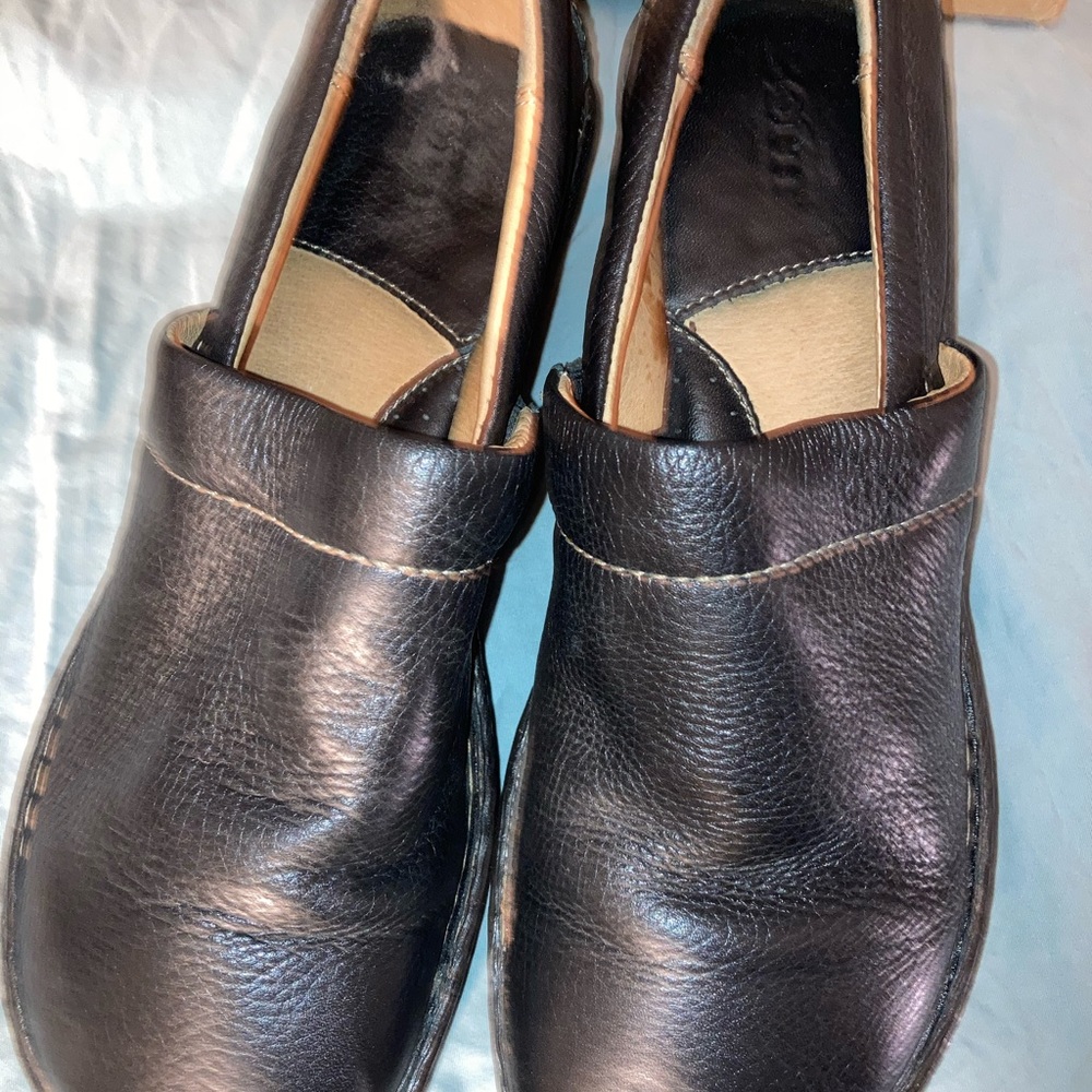 Born shoes leather women’s 9 slip on wedge